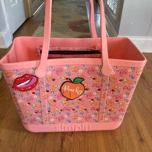 Simply Southern Large tote,NWOT +2 charms